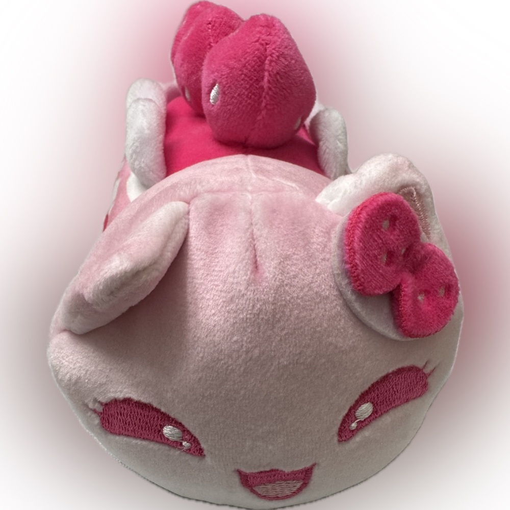 APHMAU MeeMeows Litter 3-
Strawberry Shortcake Cat Plush